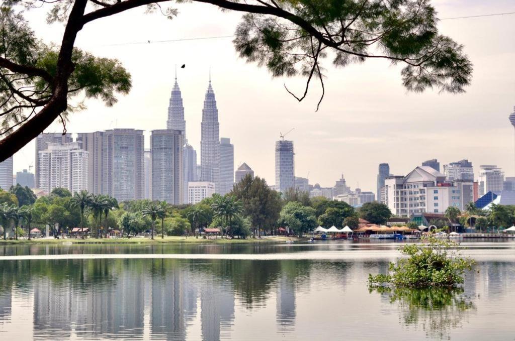 Oyo 114 Sandpiper Hotel Kuala Lumpur Bagian luar foto