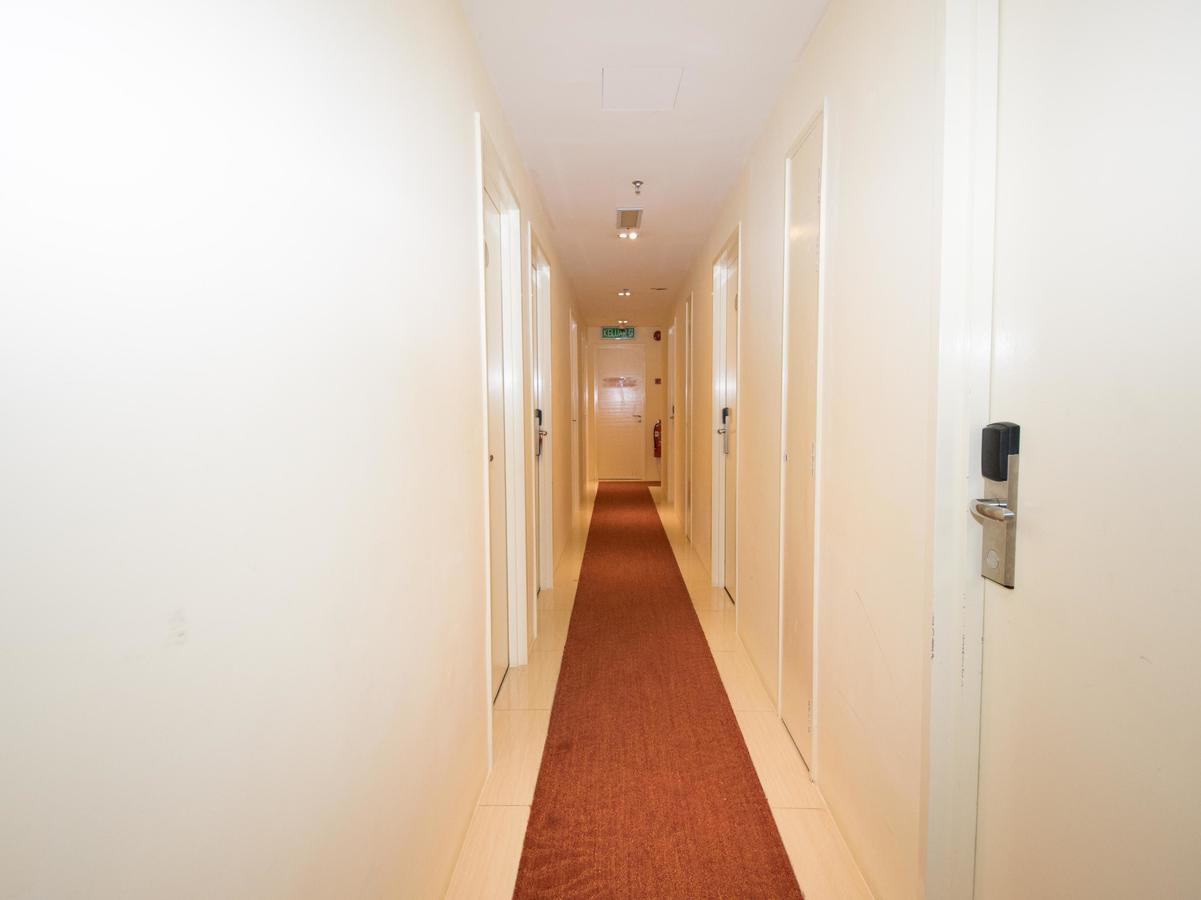 Oyo 114 Sandpiper Hotel Kuala Lumpur Bagian luar foto